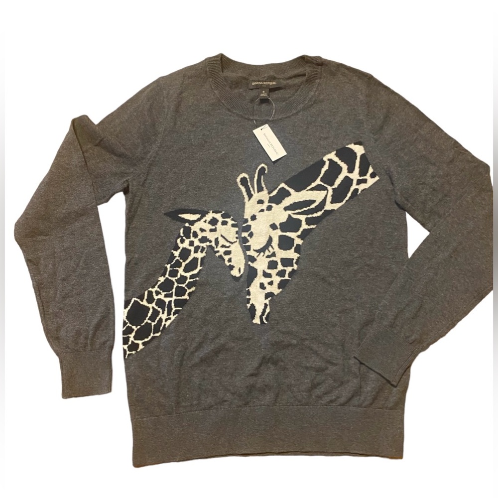 Banana Republic Gray Sweater with Cream Giraffe Motif